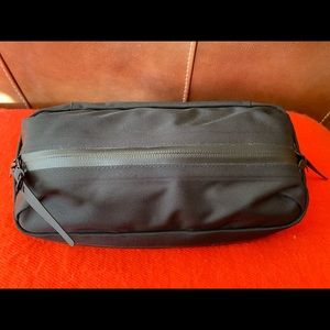 Black Ember TKS waterproof TECH-KIT SLING